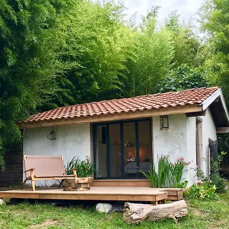 Pensión Coco Barn Wood Angresse